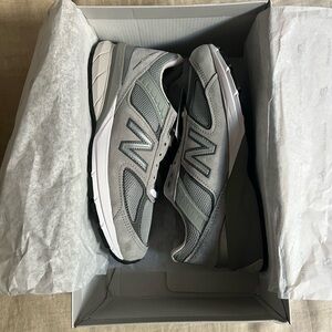 Brand new in box New Balance 990V5 women’s size 8